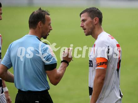 Fussball Kaerntner Liga. SAK gegen Koettmannsdorf. Schiedsrichter Gerold Glantschnig, Darjan Aleksic (SAK). Klagenfurt, am 28.7.2017.
Foto: Kuess
---
pressefotos, pressefotografie, kuess, qs, qspictures, sport, bild, bilder, bilddatenbank
