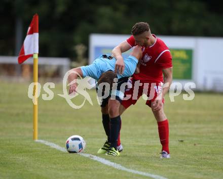 Fussball. Kaerntner Liga. ATUS Ferlach gegen ASV. Martin Posratschnig (Ferlach), Grega Triplat (ASV). Ferlach, 29.7.2017.
Foto: Kuess
---
pressefotos, pressefotografie, kuess, qs, qspictures, sport, bild, bilder, bilddatenbank