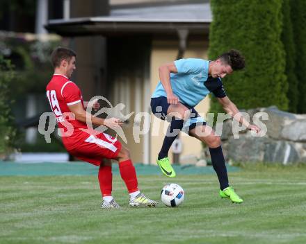 Fussball. Kaerntner Liga. ATUS Ferlach gegen ASV. Hannes Esterle (Ferlach), Philipp Matthias Gaggl (ASV). Ferlach, 29.7.2017.
Foto: Kuess
---
pressefotos, pressefotografie, kuess, qs, qspictures, sport, bild, bilder, bilddatenbank