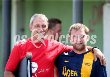 Fussball. 2. Klasse D. KAC B Juniors gegen Viktring. Trainer Hans Martin Groess, Peter Spitzer (Viktring). Klagenfurt, 29.7.2017.
Foto: Kuess
---
pressefotos, pressefotografie, kuess, qs, qspictures, sport, bild, bilder, bilddatenbank