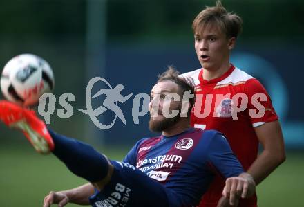 Fussball Kaerntner Liga. KAC 1909 gegen Lendorf. Lukas Lausegger (KAC), Andreas Marco Allmayer (Lendorf). Klagenfurt, am 5.8.2017.
Foto: Kuess
---
pressefotos, pressefotografie, kuess, qs, qspictures, sport, bild, bilder, bilddatenbank