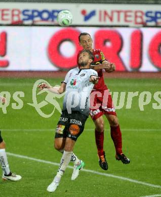 Fussball Tipico Bundesliga. RZ Pellets WAC gegen Cashpoint SCR Altach. Boris Huettenbrenner, (WAC), Johannes Aigner (Altach). Wolfsberg, am  6.8.2017.
Foto: Kuess

---
pressefotos, pressefotografie, kuess, qs, qspictures, sport, bild, bilder, bilddatenbank