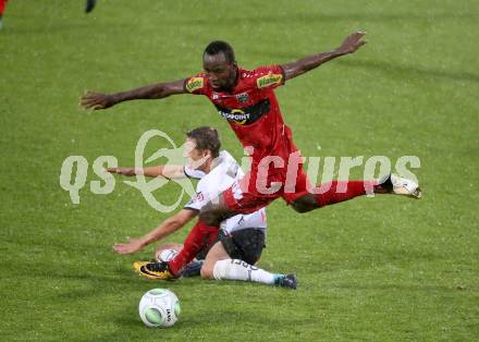 Fussball Tipico Bundesliga. RZ Pellets WAC gegen Cashpoint SCR Altach. Gerald Nutz, (WAC), Nicolas Brice Moumi Ngamaleu  (Altach). Wolfsberg, am  6.8.2017.
Foto: Kuess

---
pressefotos, pressefotografie, kuess, qs, qspictures, sport, bild, bilder, bilddatenbank