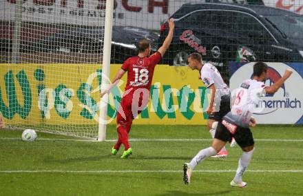 Fussball Tipico Bundesliga. RZ Pellets WAC gegen Cashpoint SCR Altach. Bernd Gschweidl, Mihret Topcagic, (WAC), Jan Zwischenbrugger (Altach). Wolfsberg, am  6.8.2017.
Foto: Kuess

---
pressefotos, pressefotografie, kuess, qs, qspictures, sport, bild, bilder, bilddatenbank