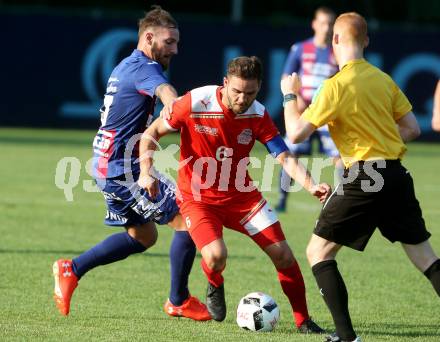 Fussball Kaerntner Liga. KAC 1909 gegen Lendorf. Toni Krijan (KAC), Andreas Marco Allmayer (Lendorf). Klagenfurt, am 5.8.2017.
Foto: Kuess
---
pressefotos, pressefotografie, kuess, qs, qspictures, sport, bild, bilder, bilddatenbank