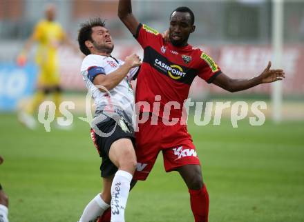 Fussball Tipico Bundesliga. RZ Pellets WAC gegen Cashpoint SCR Altach. Nemanja Rnic, (WAC), Nicolas Brice Moumi Ngamaleu  (Altach). Wolfsberg, am  6.8.2017.
Foto: Kuess

---
pressefotos, pressefotografie, kuess, qs, qspictures, sport, bild, bilder, bilddatenbank