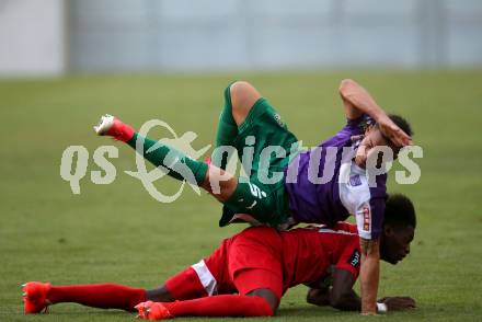 Fussball Regionalliga. SK Austria Klagenfurt gegen SC Weiz. Joseph Junior Asante,  (Klagenfurt), Florin Schmidt (Weiz). Klagenfurt, am 4.8.2017.
Foto: Kuess
---
pressefotos, pressefotografie, kuess, qs, qspictures, sport, bild, bilder, bilddatenbank