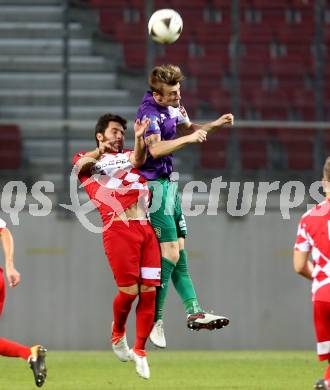 Fussball Regionalliga. SK Austria Klagenfurt gegen SC Weiz. Daniel De Souza Mendes,  (Klagenfurt), Robin Friesenbichler (Weiz). Klagenfurt, am 4.8.2017.
Foto: Kuess
---
pressefotos, pressefotografie, kuess, qs, qspictures, sport, bild, bilder, bilddatenbank