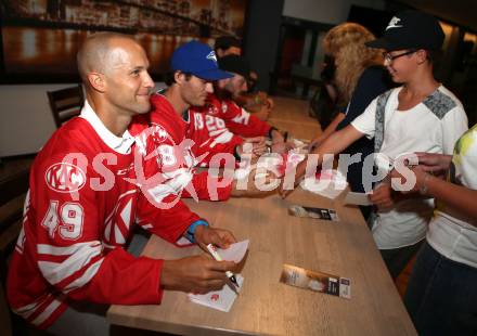 EBEL. Spielerpraesentation. Richie Regehr, Julian Talbot, Jon Rheault. Klagenfurt, am 3.8.2017.
Foto: Kuess
---
pressefotos, pressefotografie, kuess, qs, qspictures, sport, bild, bilder, bilddatenbank