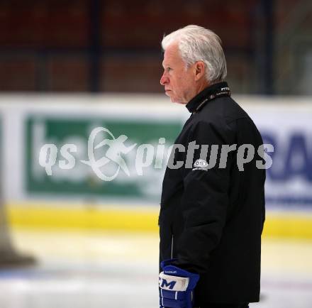 Eishockey Bundesliga. Training. VSV. Trainer Greg Holst. Villach, 3.8.2017.
Foto: Kuess
---
pressefotos, pressefotografie, kuess, qs, qspictures, sport, bild, bilder, bilddatenbank