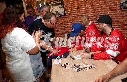 EBEL. Spielerpraesentation. Richie Regehr, Julian Talbot, Jon Rheault. Klagenfurt, am 3.8.2017.
Foto: Kuess
---
pressefotos, pressefotografie, kuess, qs, qspictures, sport, bild, bilder, bilddatenbank