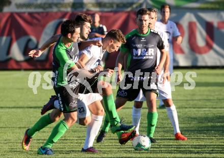 Fussball Kaerntner Liga. SAK gegen Feldkirchen. Davor Tadijanovic (SAK), Marco Mueller, Raphael Regenfelder  (Feldkirchen). Welzenegg, am 11.8.2017.
Foto: Kuess
---
pressefotos, pressefotografie, kuess, qs, qspictures, sport, bild, bilder, bilddatenbank