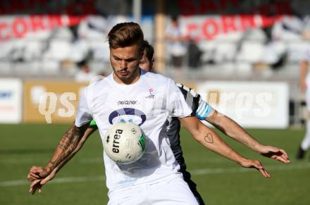Fussball Kaerntner Liga. SAK gegen Feldkirchen. Amer Krcic, (SAK), Mario Antunovic  (Feldkirchen). Welzenegg, am 11.8.2017.
Foto: Kuess
---
pressefotos, pressefotografie, kuess, qs, qspictures, sport, bild, bilder, bilddatenbank