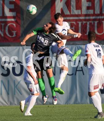 Fussball Kaerntner Liga. SAK gegen Feldkirchen. Zoran Vukovic,  (SAK), Sandro Struckl (Feldkirchen). Welzenegg, am 11.8.2017.
Foto: Kuess
---
pressefotos, pressefotografie, kuess, qs, qspictures, sport, bild, bilder, bilddatenbank