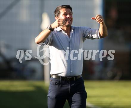 Fussball Kaerntner Liga. SAK gegen Feldkirchen. Trainer Auron Miloti (Feldkirchen). Welzenegg, am 11.8.2017.
Foto: Kuess
---
pressefotos, pressefotografie, kuess, qs, qspictures, sport, bild, bilder, bilddatenbank
