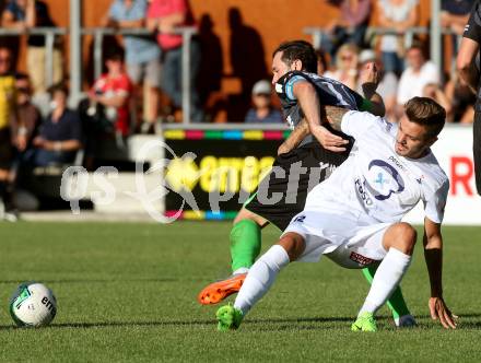 Fussball Kaerntner Liga. SAK gegen Feldkirchen. Amer Krcic
 (SAK), Mario Antunovic (Feldkirchen). Welzenegg, am 11.8.2017.
Foto: Kuess
---
pressefotos, pressefotografie, kuess, qs, qspictures, sport, bild, bilder, bilddatenbank