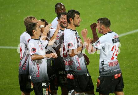 Fussball Tipico Bundesliga. RZ Pellets WAC gegen FC Flyeralarm Admira. Torjubel Mihret Topcagic, Christoph Rabitsch, Daniel Offenbacher, Nemanja Rnic, Christopher Wernitznig, Gerald Nutz (WAC). Wolfsberg, am  19.8.2017.
Foto: Kuess

---
pressefotos, pressefotografie, kuess, qs, qspictures, sport, bild, bilder, bilddatenbank