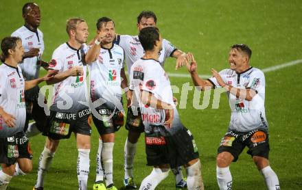 Fussball Tipico Bundesliga. RZ Pellets WAC gegen FC Flyeralarm Admira. Torjubel Mihret Topcagic, Christoph Rabitsch, Daniel Offenbacher, Nemanja Rnic, Christopher Wernitznig (WAC). Wolfsberg, am  19.8.2017.
Foto: Kuess

---
pressefotos, pressefotografie, kuess, qs, qspictures, sport, bild, bilder, bilddatenbank