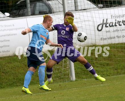 Fussball. Unterliga Ost. Eberstein gegen Rueckersdorf. Franz Pusar (Eberstein),  Manuel Omelko (Rueckersdorf). Eberstein, 19.8.2017.
Foto: Kuess
---
pressefotos, pressefotografie, kuess, qs, qspictures, sport, bild, bilder, bilddatenbank