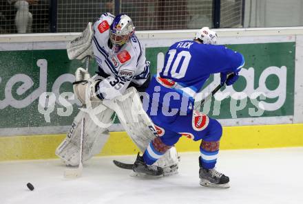EBEL. Eishockey Bundesliga. Testspiel. VSV gegen SC Riessersee. Rob Flick, (VSV), Kevin Reich  (Riessersee). Villach, am 25.8.2017.
Foto: Kuess
---
pressefotos, pressefotografie, kuess, qs, qspictures, sport, bild, bilder, bilddatenbank