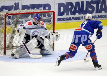 EBEL. Eishockey Bundesliga. Testspiel. VSV gegen SC Riessersee. Ryan Glenn,  (VSV), Kevin Reich (Riessersee). Villach, am 25.8.2017.
Foto: Kuess
---
pressefotos, pressefotografie, kuess, qs, qspictures, sport, bild, bilder, bilddatenbank