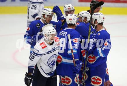 EBEL. Eishockey Bundesliga. Testspiel. VSV gegen SC Riessersee. Torjubel Valentin Leiler, Stefan Bacher, Kyle Beach, Ryan Glenn, Andrew Sarauer (VSV). Villach, am 25.8.2017.
Foto: Kuess
---
pressefotos, pressefotografie, kuess, qs, qspictures, sport, bild, bilder, bilddatenbank