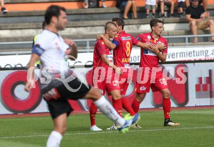 Fussball Tipico Bundesliga. RZ Pellets WAC gegen SKN St. Poelten. Torjubel Roope Riski, Michael Ambichl  (St. Poelten). Wolfsberg, am  26.8.2017.
Foto: Kuess

---
pressefotos, pressefotografie, kuess, qs, qspictures, sport, bild, bilder, bilddatenbank