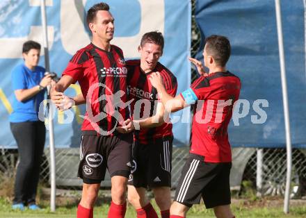 Fussball Kaerntner Liga. St. Jakob im Rosental gegen Kraig. Torjubel Davor Bokalic, Manuel Alexander Schuettelkopf (St. Jakob). St. Jakob, am 12.8.2017.
Foto: Kuess
---
pressefotos, pressefotografie, kuess, qs, qspictures, sport, bild, bilder, bilddatenbank