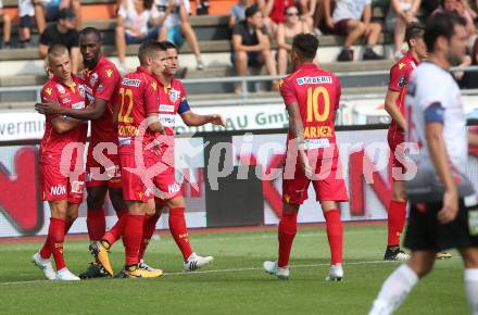 Fussball Tipico Bundesliga. RZ Pellets WAC gegen SKN St. Poelten. Torjubel Roope Riski, Michael Ambichl  (St. Poelten). Wolfsberg, am  26.8.2017.
Foto: Kuess

---
pressefotos, pressefotografie, kuess, qs, qspictures, sport, bild, bilder, bilddatenbank
