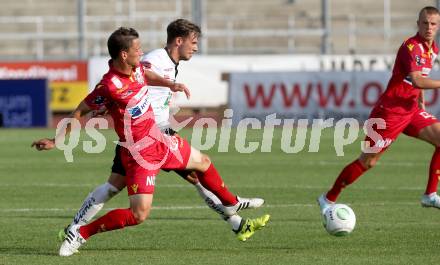 Fussball Tipico Bundesliga. RZ Pellets WAC gegen SKN St. Poelten. Daniel Offenbacher, (WAC),  Michael Ambichl (St. Poelten). Wolfsberg, am  26.8.2017.
Foto: Kuess

---
pressefotos, pressefotografie, kuess, qs, qspictures, sport, bild, bilder, bilddatenbank