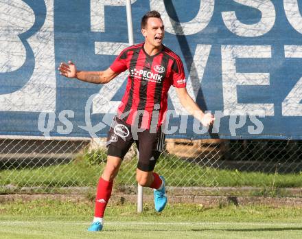 Fussball Kaerntner Liga. St. Jakob im Rosental gegen Kraig. Torjubel Davor Bokalic (St. Jakob). St. Jakob, am 12.8.2017.
Foto: Kuess
---
pressefotos, pressefotografie, kuess, qs, qspictures, sport, bild, bilder, bilddatenbank