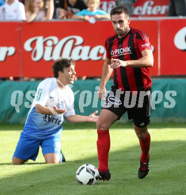 Fussball Kaerntner Liga. St. Jakob im Rosental gegen Kraig. Dragan Ovcina (St. Jakob). St. Jakob, am 12.8.2017.
Foto: Kuess
---
pressefotos, pressefotografie, kuess, qs, qspictures, sport, bild, bilder, bilddatenbank