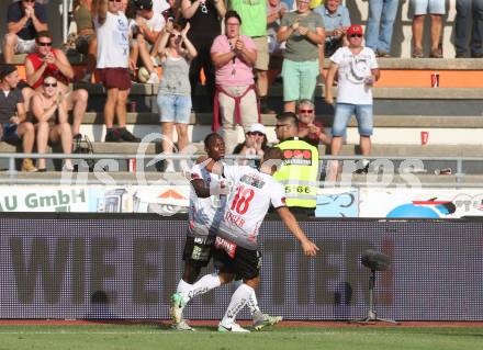 Fussball Tipico Bundesliga. RZ Pellets WAC gegen SKN St. Poelten. Torjubel Dever Akeem Orgill, Mario Leitgeb (WAC). Wolfsberg, am  26.8.2017.
Foto: Kuess

---
pressefotos, pressefotografie, kuess, qs, qspictures, sport, bild, bilder, bilddatenbank