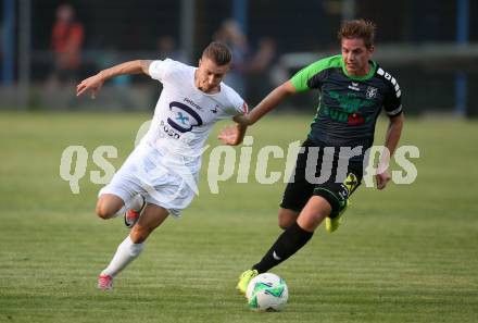 Fussball Kaerntner Liga. SAK gegen Voelkermarkt. Jurinic Andrej,  (SAK), Philipp Grilz (Voelkermarkt). Klagenfurt, 25.8.2017.
Foto: Kuess
---
pressefotos, pressefotografie, kuess, qs, qspictures, sport, bild, bilder, bilddatenbank