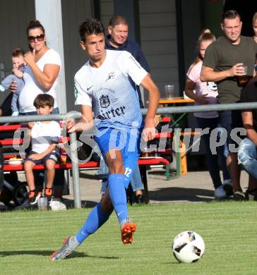 Fussball Kaerntner Liga. St. Jakob im Rosental gegen Kraig. Benjamin Lamzari (Kraig). St. Jakob, am 12.8.2017.
Foto: Kuess
---
pressefotos, pressefotografie, kuess, qs, qspictures, sport, bild, bilder, bilddatenbank