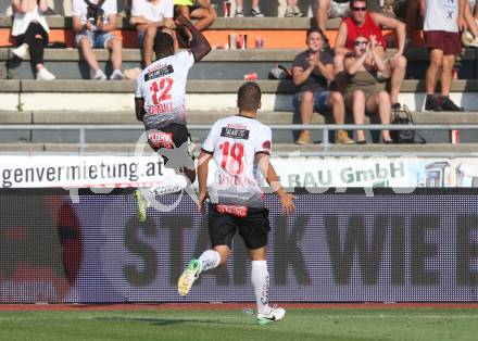 Fussball Tipico Bundesliga. RZ Pellets WAC gegen SKN St. Poelten. Torjubel Dever Akeem Orgill, Mario Leitgeb (WAC). Wolfsberg, am  26.8.2017.
Foto: Kuess

---
pressefotos, pressefotografie, kuess, qs, qspictures, sport, bild, bilder, bilddatenbank