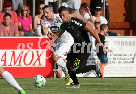 Fussball Kaerntner Liga. SAK gegen Voelkermarkt. Thomas Riedl, (SAK), Hrvoje Jakovljevic (Voelkermarkt). Klagenfurt, 25.8.2017.
Foto: Kuess
---
pressefotos, pressefotografie, kuess, qs, qspictures, sport, bild, bilder, bilddatenbank