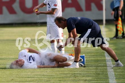 Fussball Kaerntner Liga. SAK gegen Voelkermarkt. Roman Sadnek, Oswin Manessinger (SAK). Klagenfurt, 25.8.2017.
Foto: Kuess
---
pressefotos, pressefotografie, kuess, qs, qspictures, sport, bild, bilder, bilddatenbank