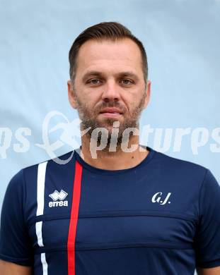 Fussball. Kaerntner Liga. SAK. Mannschaftsfototermin. Trainer Goran Jolic. Klagenfurt, 28.8.2017.
Foto: Kuess
---
pressefotos, pressefotografie, kuess, qs, qspictures, sport, bild, bilder, bilddatenbank