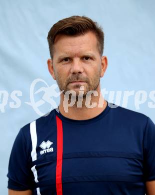 Fussball. Kaerntner Liga. SAK. Mannschaftsfototermin. Co Trainer Reinhard Grobelnig. Klagenfurt, 28.8.2017.
Foto: Kuess
---
pressefotos, pressefotografie, kuess, qs, qspictures, sport, bild, bilder, bilddatenbank