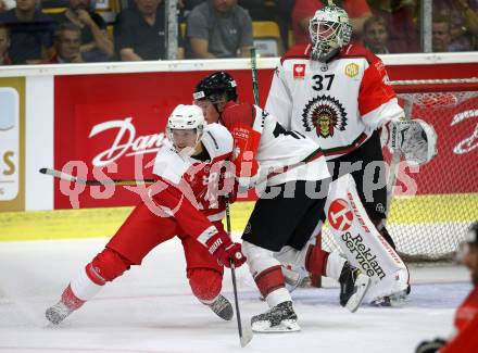 Eishockey CHL. Champions Hockey League. KAC gegen Froelunda. Marco Brucker,  (KAC), Filip Westerlund, Johan Gustafsson (Froelunda). Klagenfurt, am 31.8.2017.
Foto: Kuess

---
pressefotos, pressefotografie, kuess, qs, qspictures, sport, bild, bilder, bilddatenbank