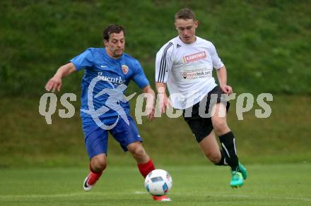 Fussball 1. Klasse A. Gmuend gegen Oberlienz. Markus Pichorner, (Gmuend),  Bernd Andreas Gander (Oberlienz). Gmuend, am 2.9.2017.
Foto: Kuess
---
pressefotos, pressefotografie, kuess, qs, qspictures, sport, bild, bilder, bilddatenbank