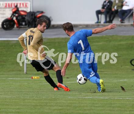 Fussball. Kaerntner Liga. Koettmannsdorf gegen ASV. Stephan Borovnik (Koettmannsdorf), 	Grega Triplat (ASV). Koettmannsdorf, 9.9.2017.
Foto: Kuess
---
pressefotos, pressefotografie, kuess, qs, qspictures, sport, bild, bilder, bilddatenbank