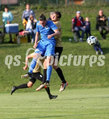 Fussball. Kaerntner Liga. Koettmannsdorf gegen ASV. Stephan Borovnik (Koettmannsdorf), Philipp Matthias Gaggl (ASV). Koettmannsdorf, 9.9.2017.
Foto: Kuess
---
pressefotos, pressefotografie, kuess, qs, qspictures, sport, bild, bilder, bilddatenbank