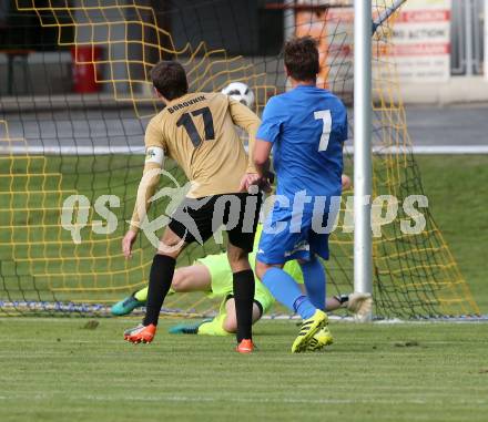 Fussball. Kaerntner Liga. Koettmannsdorf gegen ASV. Stephan Borovnik (Koettmannsdorf),  Grega Triplat (ASV). Koettmannsdorf, 9.9.2017.
Foto: Kuess
---
pressefotos, pressefotografie, kuess, qs, qspictures, sport, bild, bilder, bilddatenbank