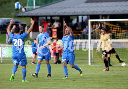 Fussball. Kaerntner Liga. Koettmannsdorf gegen ASV. Torjubel Vahid Muharemovic, Philipp Matthias Gaggl, Grega Triplat (ASV). Koettmannsdorf, 9.9.2017.
Foto: Kuess
---
pressefotos, pressefotografie, kuess, qs, qspictures, sport, bild, bilder, bilddatenbank