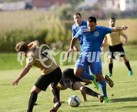 Fussball. Kaerntner Liga. Koettmannsdorf gegen ASV. Martin Trattnig, Philipp Gatti  (Koettmannsdorf), Vahid Muharemovic (ASV). Koettmannsdorf, 9.9.2017.
Foto: Kuess
---
pressefotos, pressefotografie, kuess, qs, qspictures, sport, bild, bilder, bilddatenbank