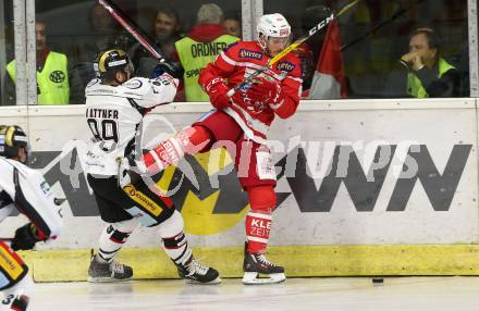 EBEL. Eishockey Bundesliga. KAC gegen HC Orli Znojmo. Stefan Geier,  (KAC), Jan Lattner (Znojmo). Klagenfurt, am 15.9.2017.
Foto: Kuess

---
pressefotos, pressefotografie, kuess, qs, qspictures, sport, bild, bilder, bilddatenbank