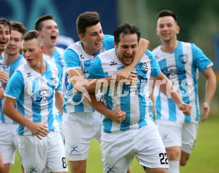 Fussball. 1. Klasse A. Hermagor gegen Kirchbach. Torjubel Tobias Hohenwarter, Hannes Zobernig  (Kirchbach). Hermagor, 9.9.2017.
Foto: Kuess
---
pressefotos, pressefotografie, kuess, qs, qspictures, sport, bild, bilder, bilddatenbank