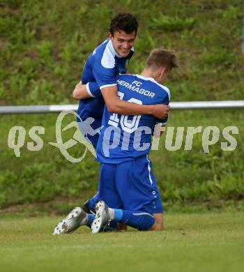 Fussball. 1. Klasse A. Hermagor gegen Kirchbach. Torjubel Tonatiuh Nicolas Avila Miranda, Jan Logar(Hermagor). Hermagor, 9.9.2017.
Foto: Kuess
---
pressefotos, pressefotografie, kuess, qs, qspictures, sport, bild, bilder, bilddatenbank